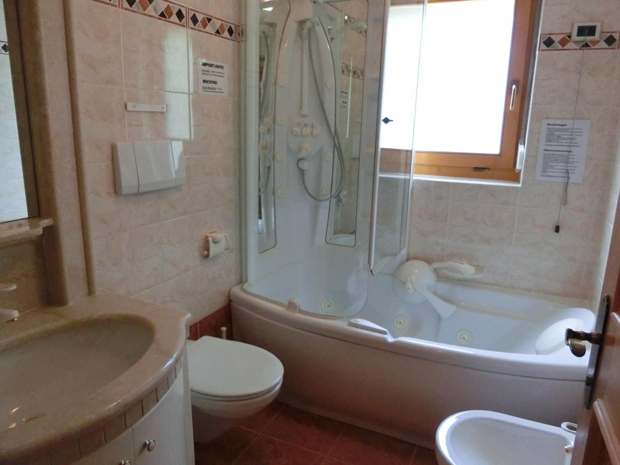 Garni Criss Aparthotel Colfosco Exteriör bild