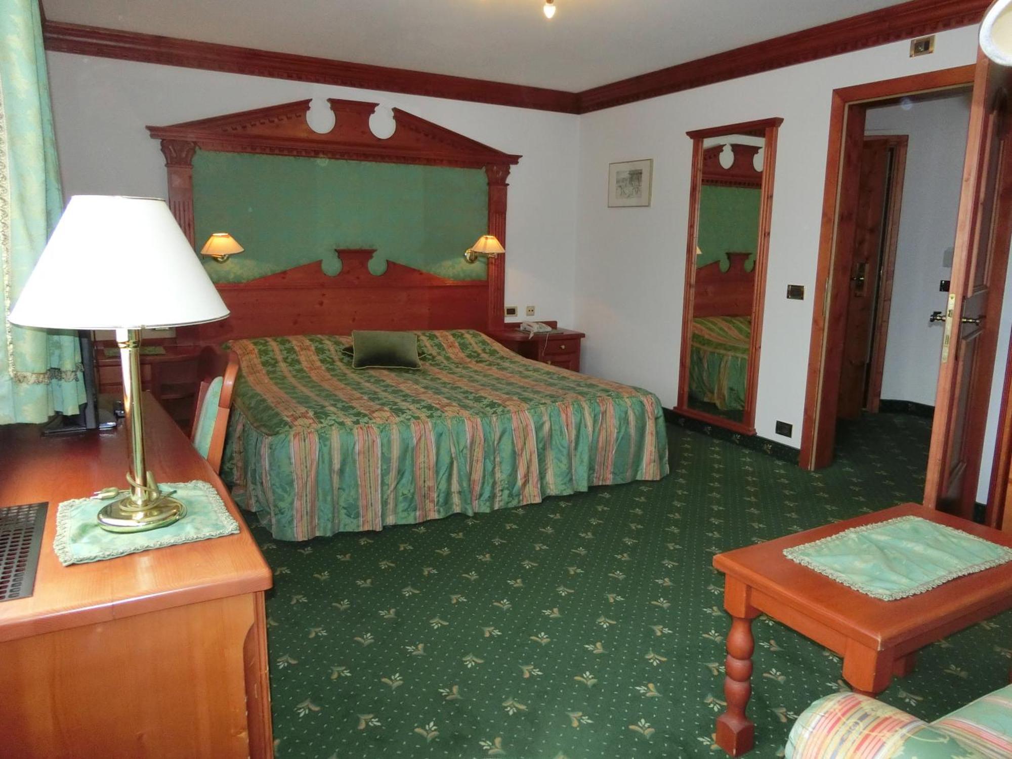 Garni Criss Aparthotel Colfosco Exteriör bild