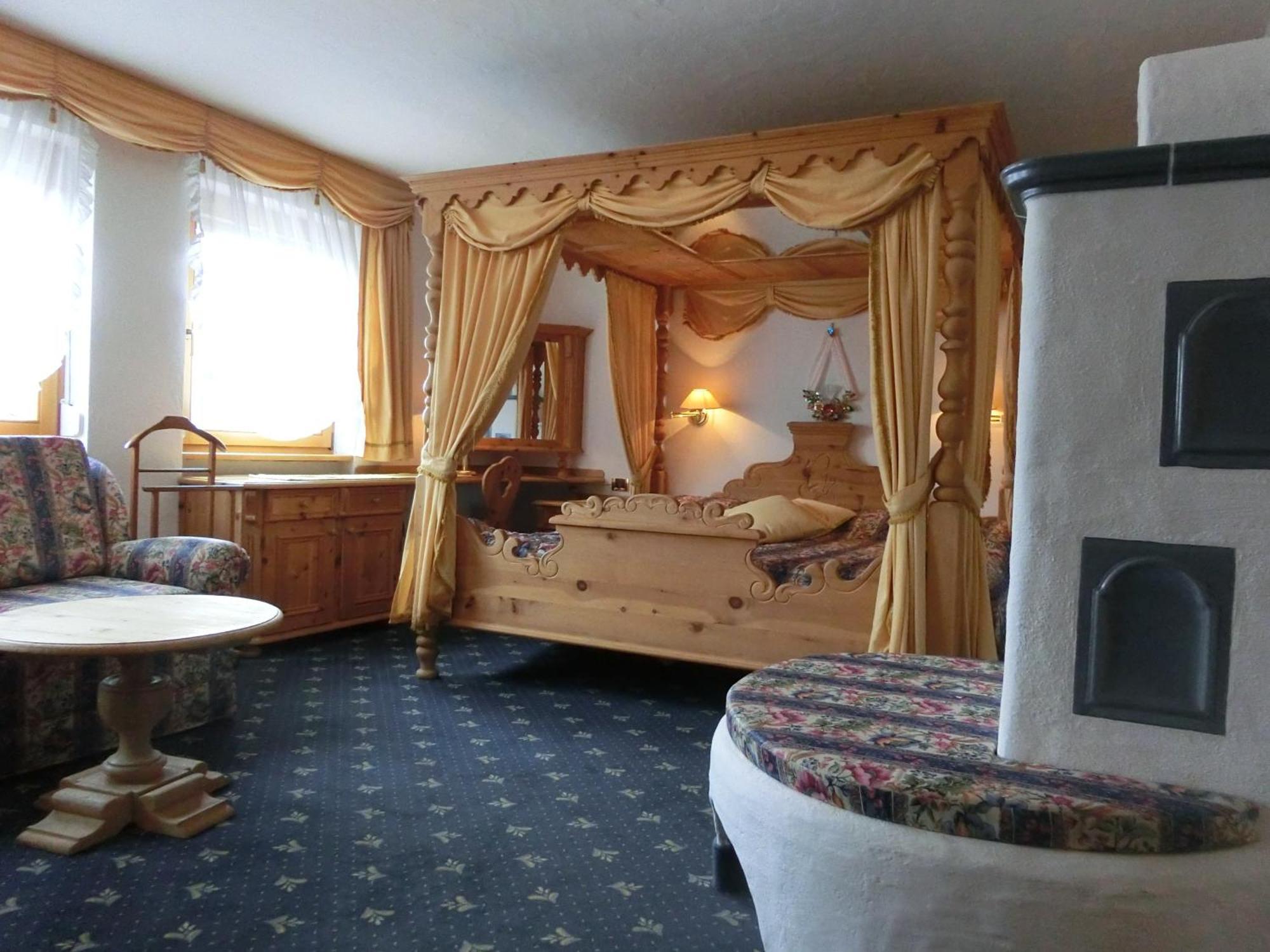 Garni Criss Aparthotel Colfosco Exteriör bild