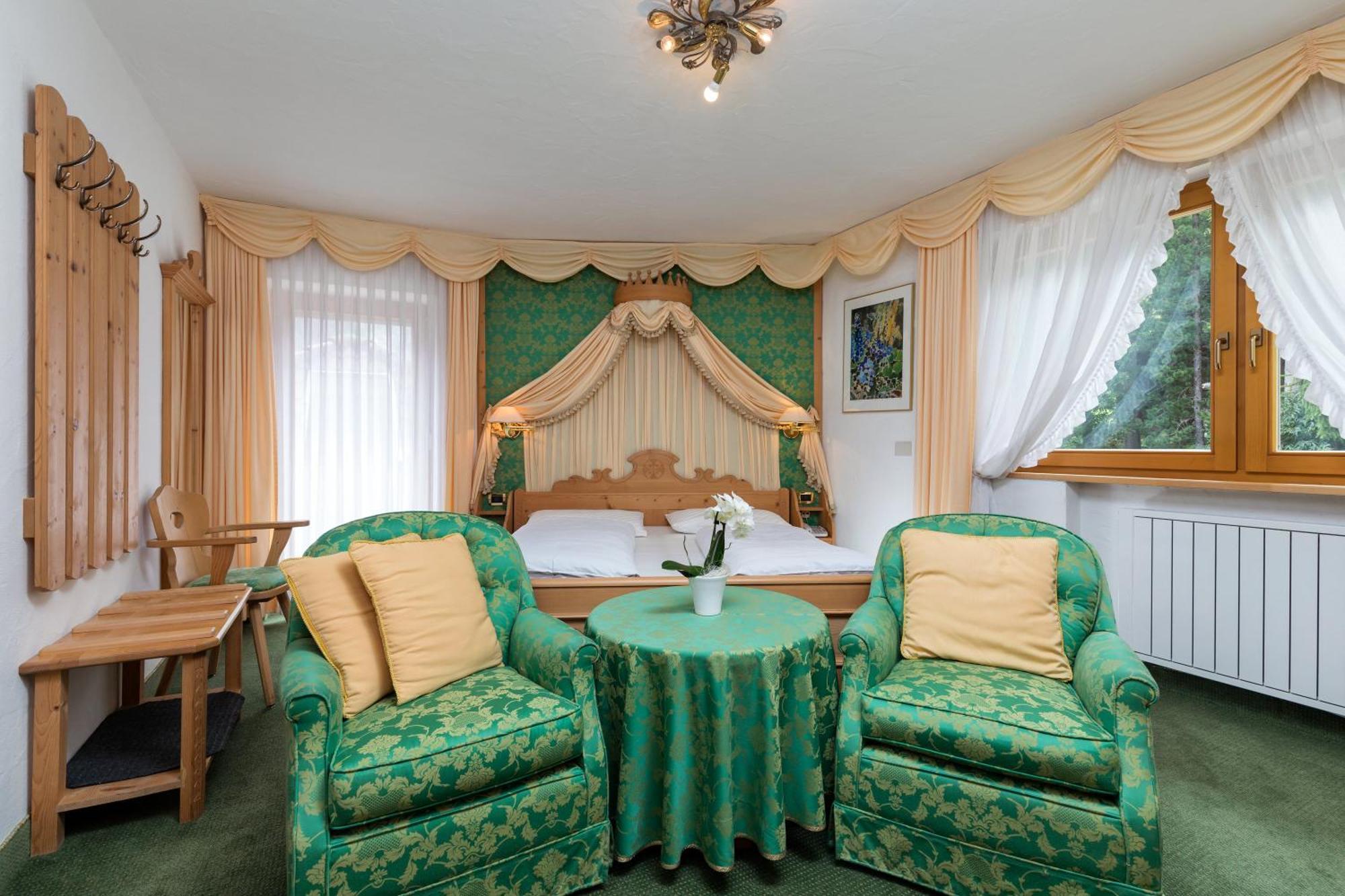 Garni Criss Aparthotel Colfosco Exteriör bild